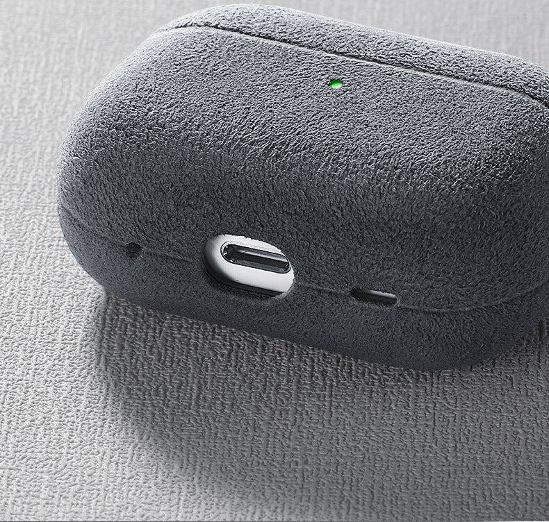 "Chubby" Alcantara Airpods Case